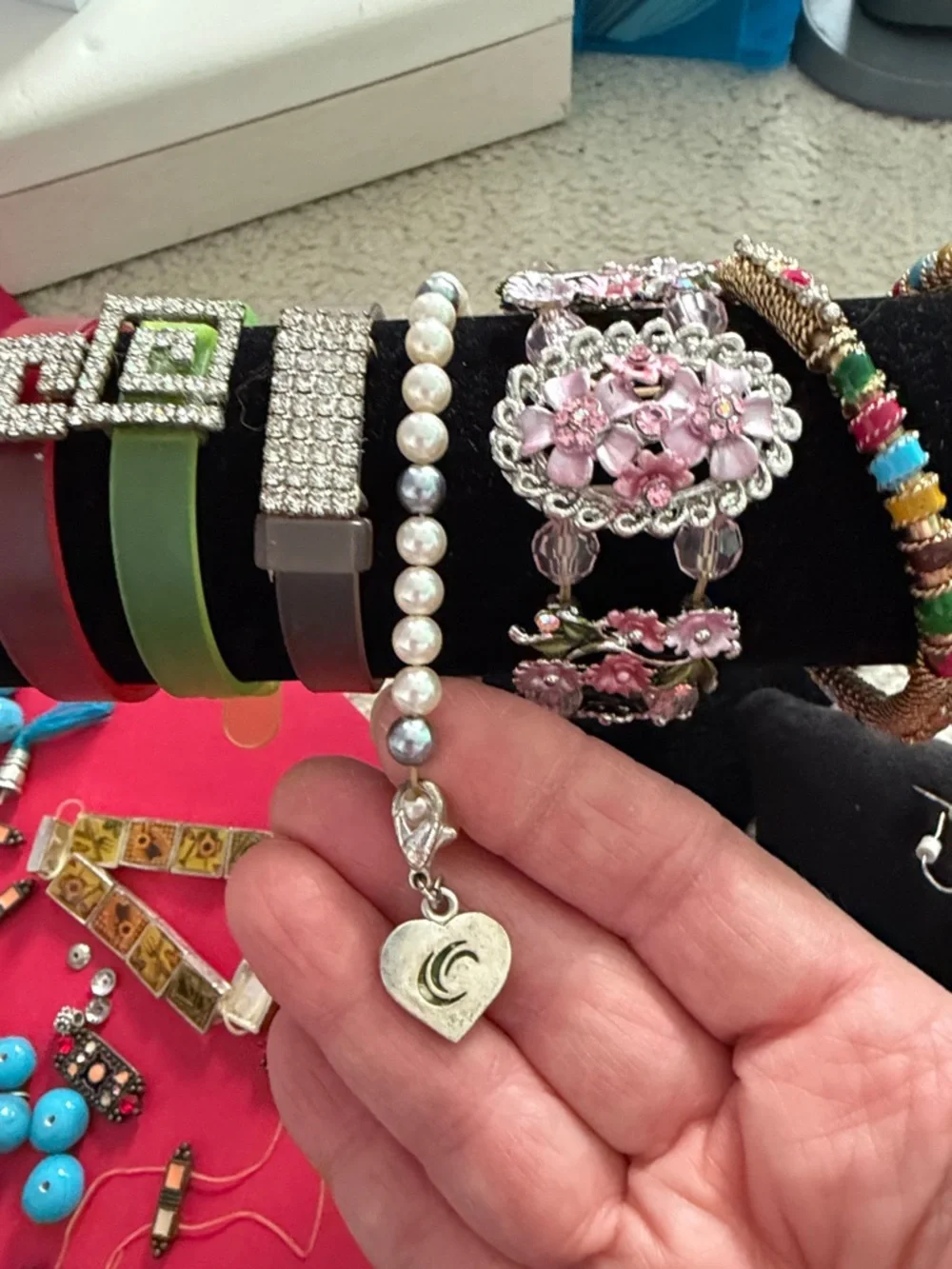 Lot/box Fashion Bracelets,bracelet/matching earrings & broken bracelet pieces - Picture 4 of 14